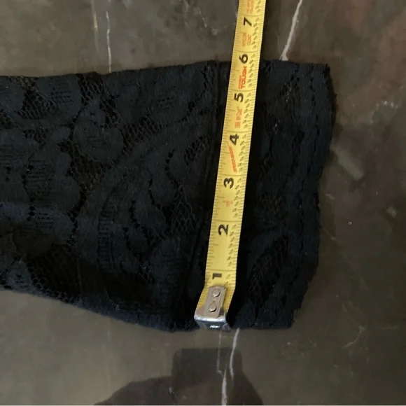 Express Womens Black Sheer Lace Top
Size Small Y2K 90s Whimsigoth Fairy Grunge - Picture 13 of 13